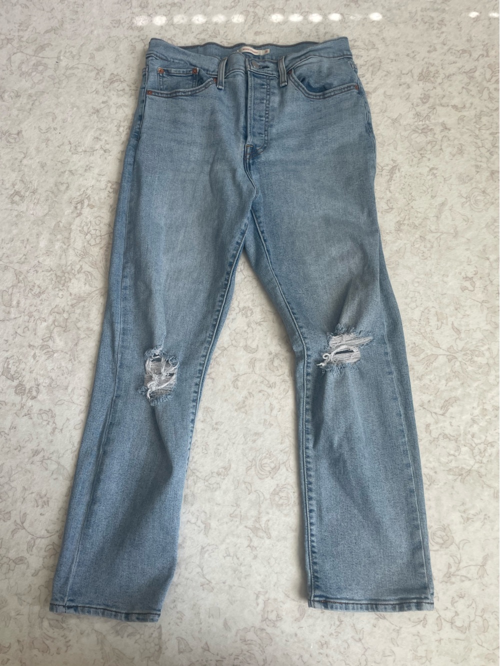Levi’s Women’s Wedgie Straight Distressed Jeans